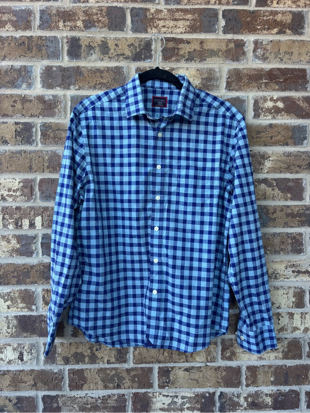 UNTUCKit Men’s Medium Blue Gingham Plaid Wrinkle-Free Cotton Shirt
